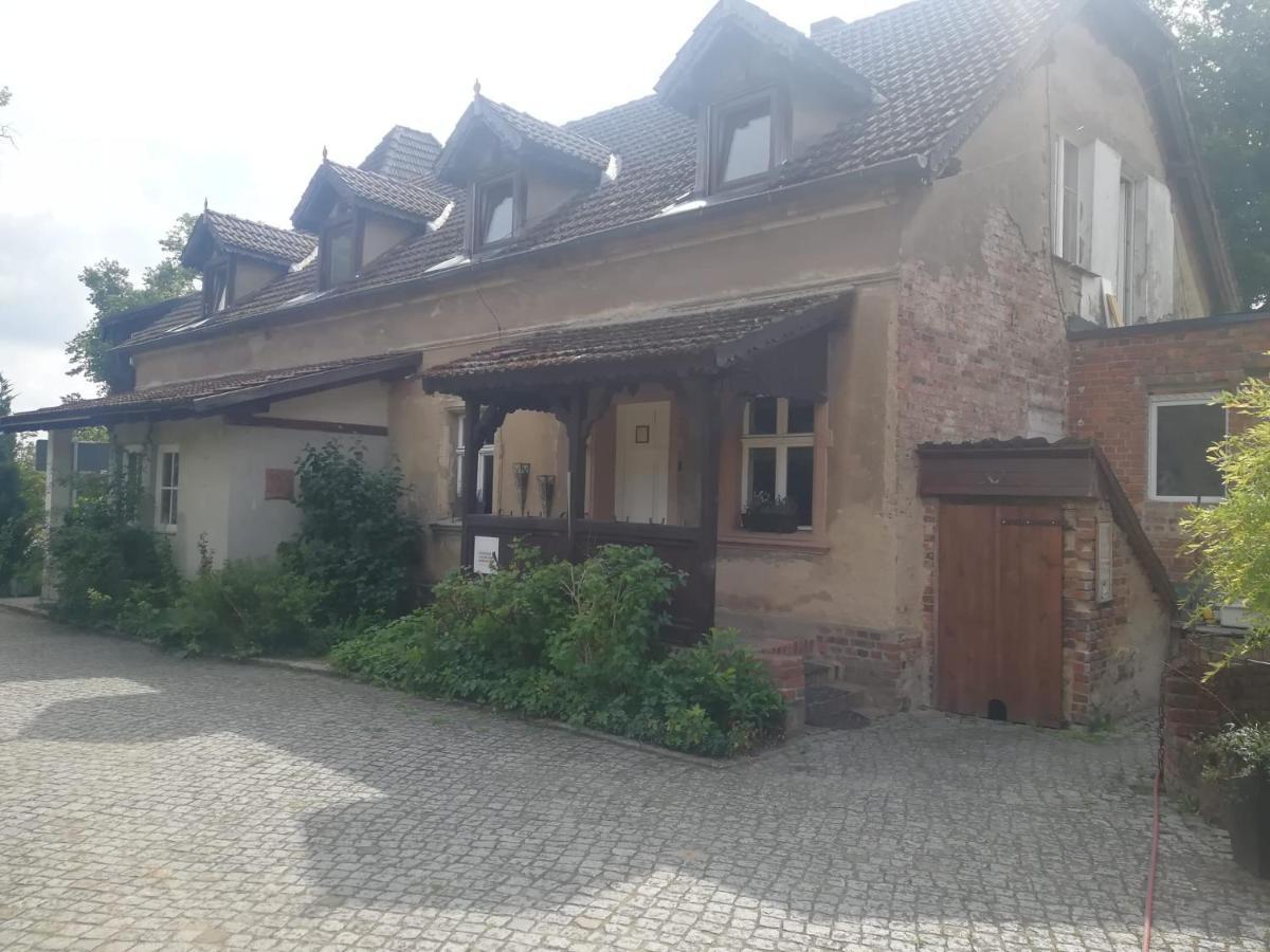 Kleine Galerie Apartment Fuer 3 Mit Kueche Kamin Netflix Parken Und Hofladen Steinhofel Exterior foto
