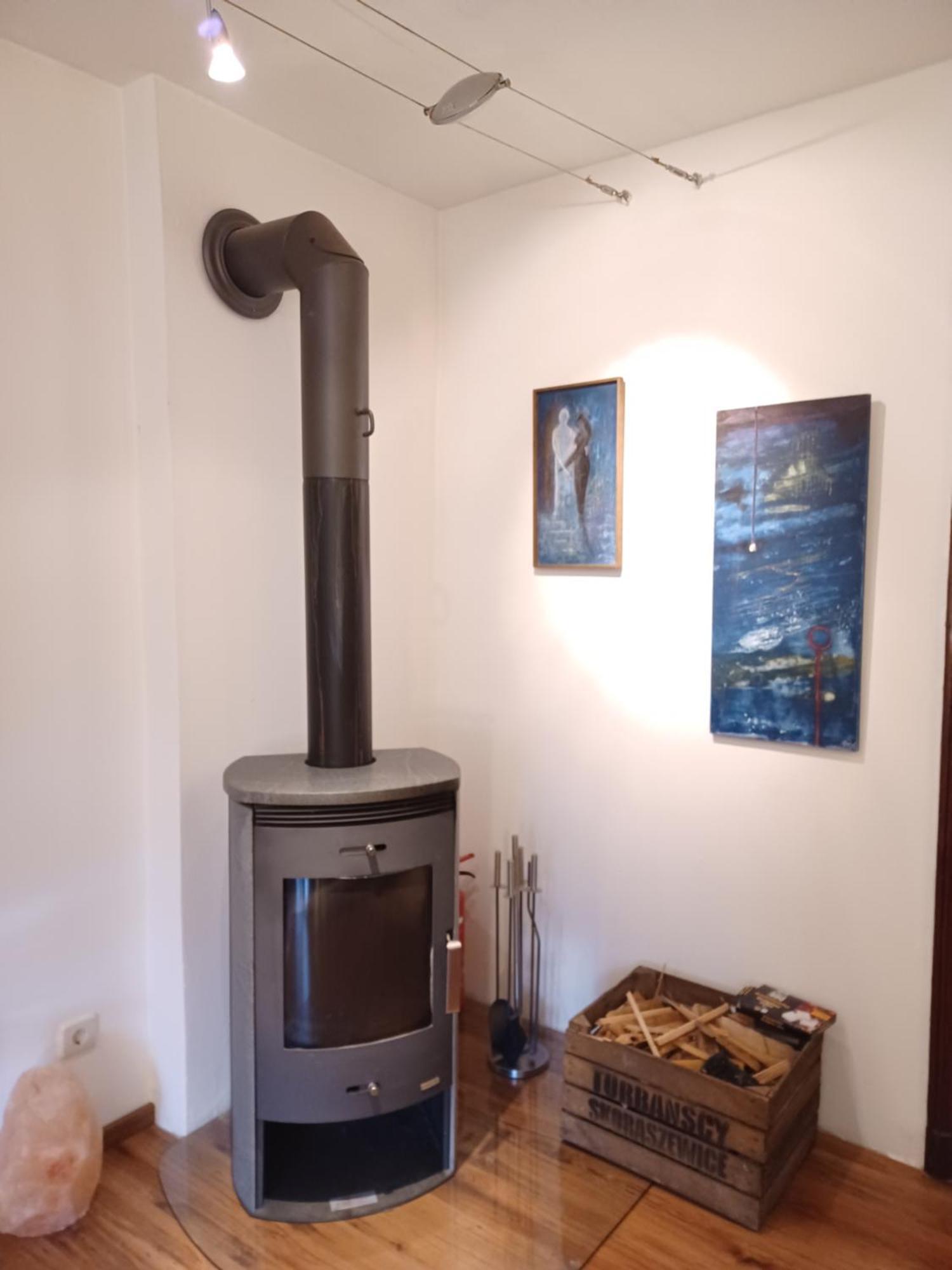 Kleine Galerie Apartment Fuer 3 Mit Kueche Kamin Netflix Parken Und Hofladen Steinhofel Exterior foto