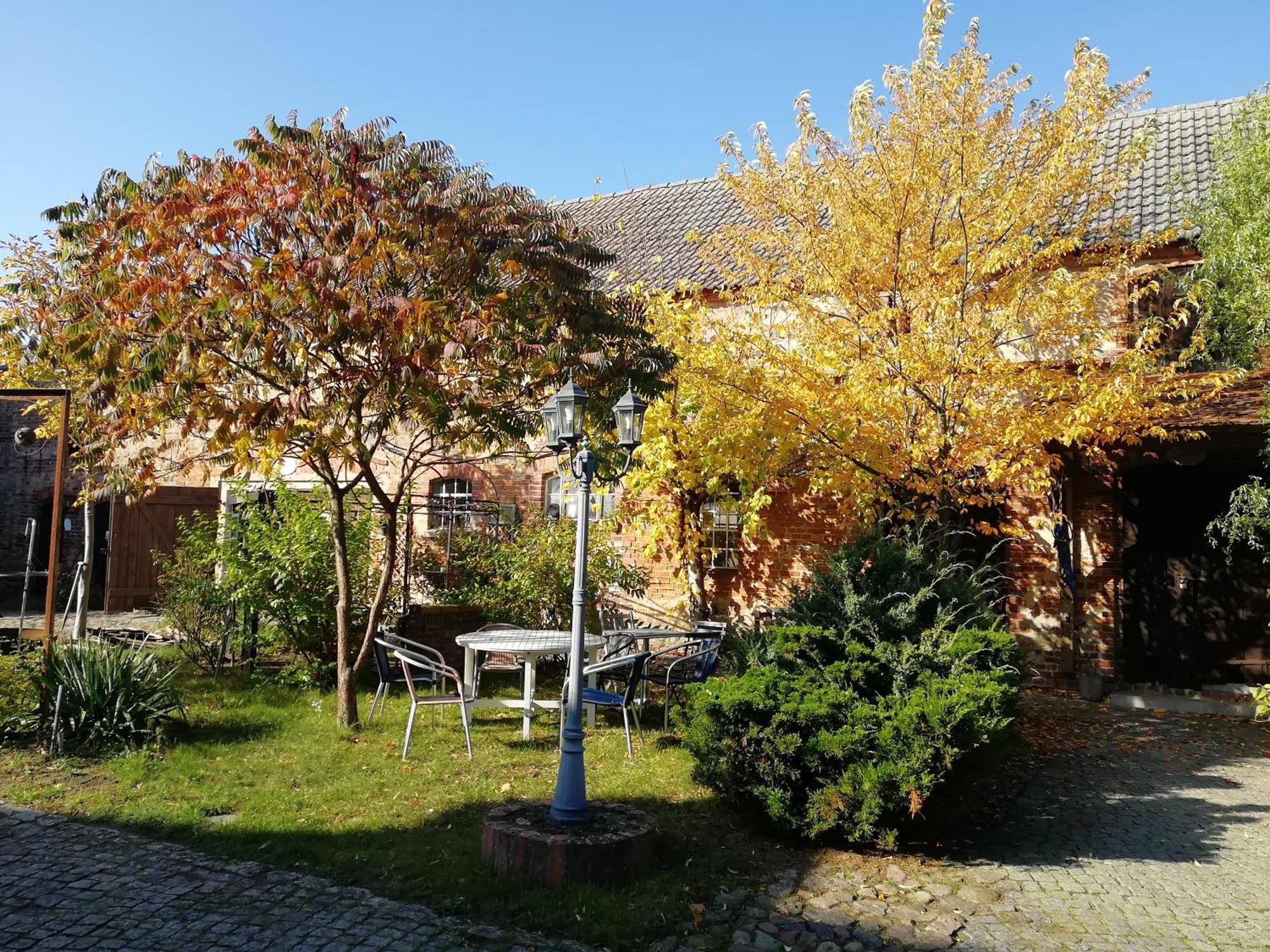Kleine Galerie Apartment Fuer 3 Mit Kueche Kamin Netflix Parken Und Hofladen Steinhofel Exterior foto
